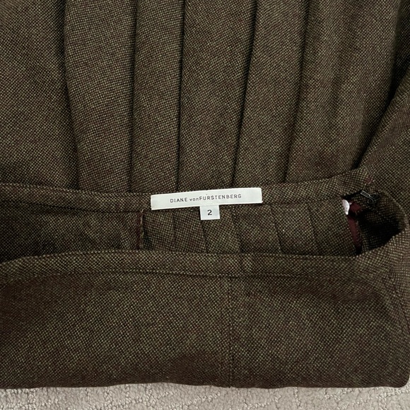 DVF Diane Von Furstenberg 100% wool Giatello asymmetrical skirt, size 2 - Picture 7 of 8